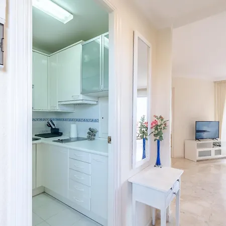 Sea Views In Marbesa Apartment